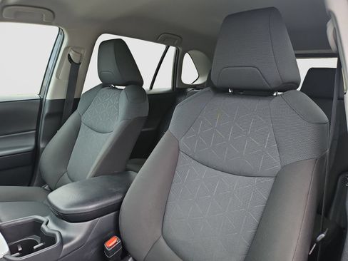 Used 2025 Toyota RAV4 XLE AWD/4WD image 23