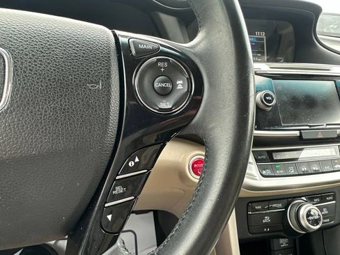 Used 2015 Honda Accord Touring image 21