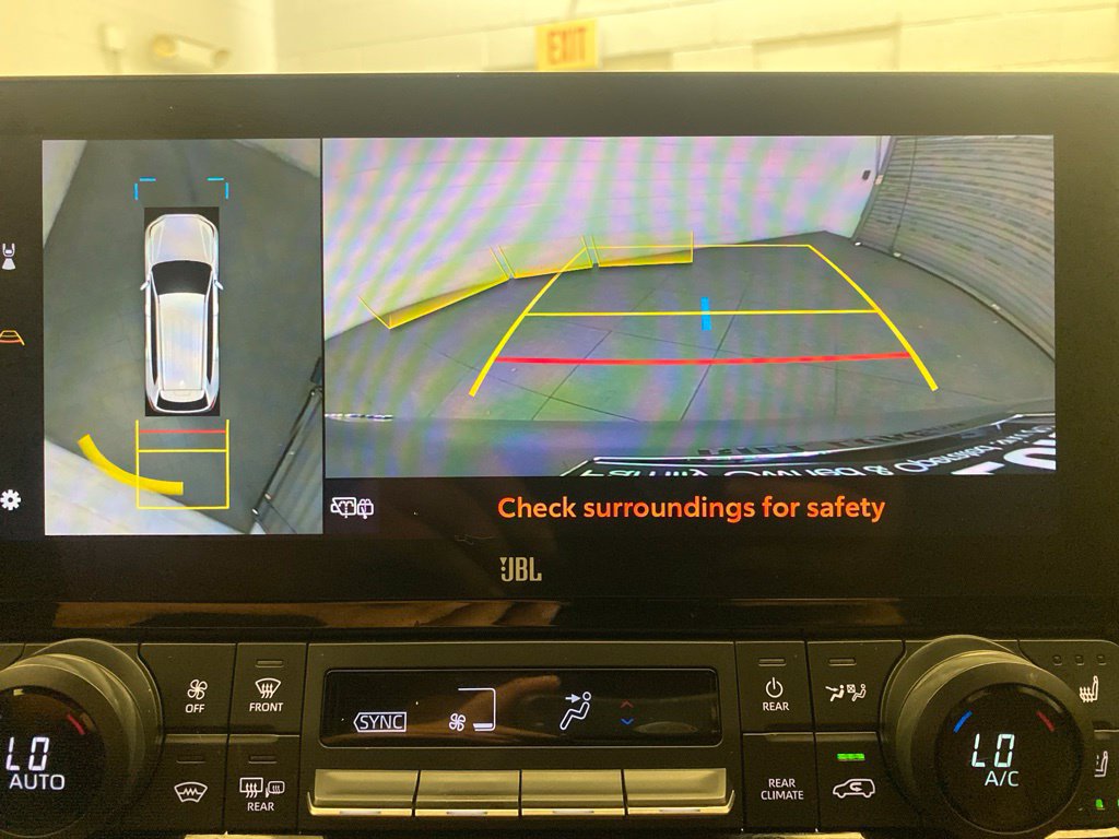 Used 2024 Toyota Grand Highlander AWD Hybrid image 16