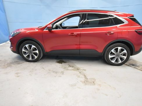 Used 2023 Ford Escape Platinum w/ Premium Technology Package AWD/4WD image 36