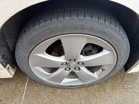 Used 2011 Toyota Prius Five image 10