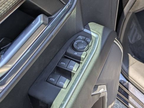 Used 2023 Chevrolet Silverado 1500 LT AWD/4WD image 14