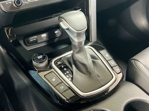 Certified 2025 Kia Seltos EX FWD image 17