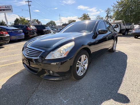 Used 2013 INFINITI G37 x Sedan w/ Premium Pkg AWD/4WD image 2