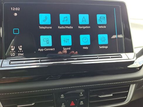 New 2026 Volkswagen Atlas Cross Sport SE image 10