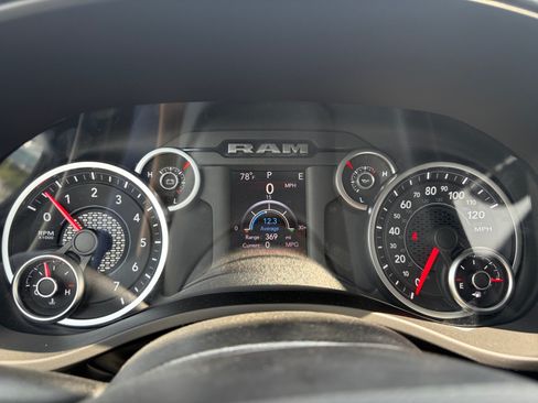 New 2026 RAM 1500 Express AWD/4WD image 19