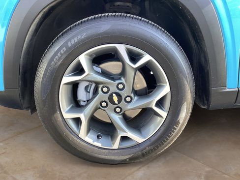 Used 2025 Chevrolet Trax LT w/ Driver Confidence Package image 33