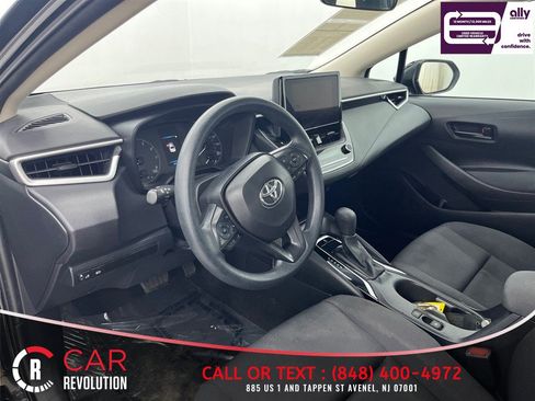 Used 2024 Toyota Corolla LE FWD image 12