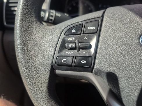 Used 2019 Hyundai Tucson SE AWD/4WD image 16