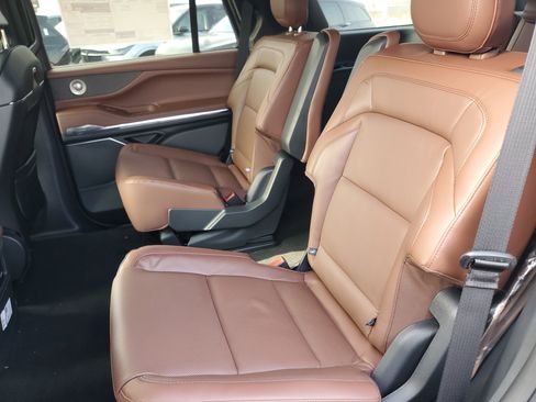 New 2026 Lincoln Navigator Reserve image 30