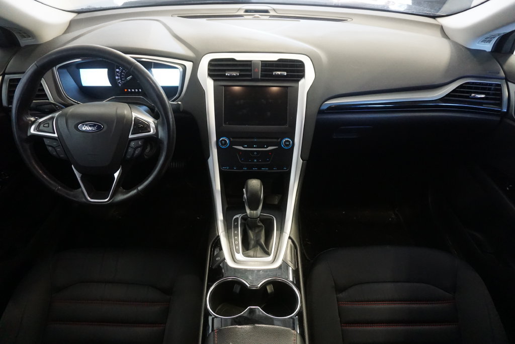 Used 2014 Ford Fusion SE FWD image 25
