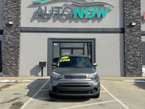 Used 2017 Kia Soul EV image 1