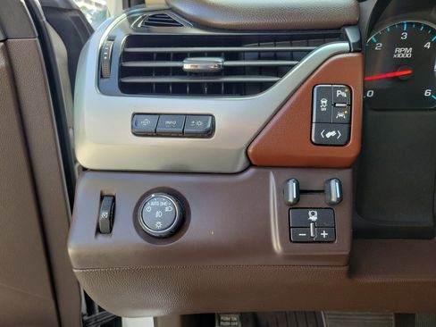 Used 2020 Chevrolet Tahoe Premier RWD image 23