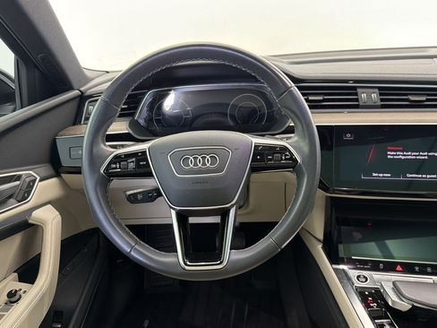 Used 2024 Audi Q8 e-tron Premium Plus w/ Premium Plus Package AWD/4WD image 29