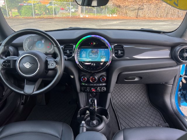 Used 2022 MINI Cooper 2-Door Hardtop FWD image 11