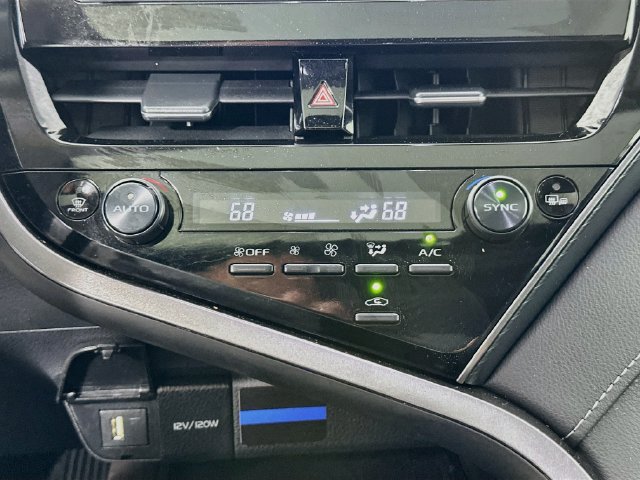 Used 2024 Toyota Camry SE w/ Cold Weather Package AWD/4WD image 14