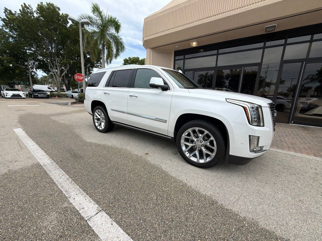 Used 2019 Cadillac Escalade Platinum AWD/4WD image 10