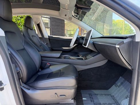 Used 2022 Tesla Model Y Performance image 29