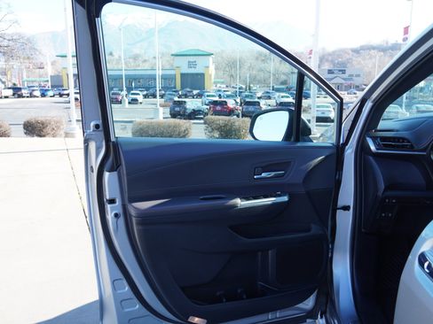 Certified 2022 Toyota Sienna XSE image 17