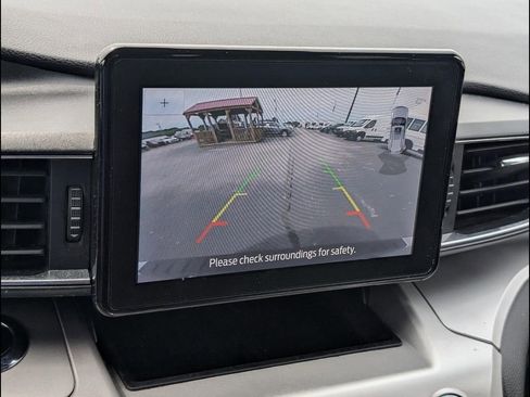 Used 2021 Ford Explorer XLT w/ Equipment Group 202A RWD image 9