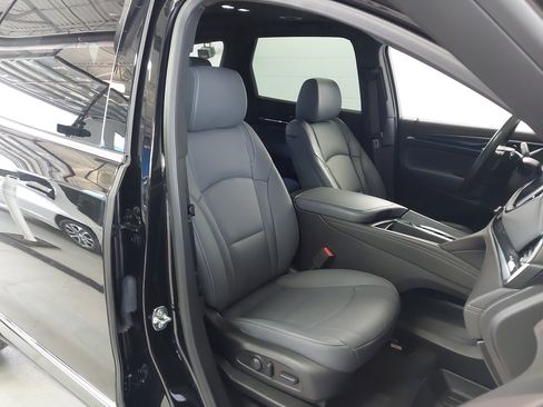 Used 2024 Buick Enclave Essence w/ Experience Buick Package image 28