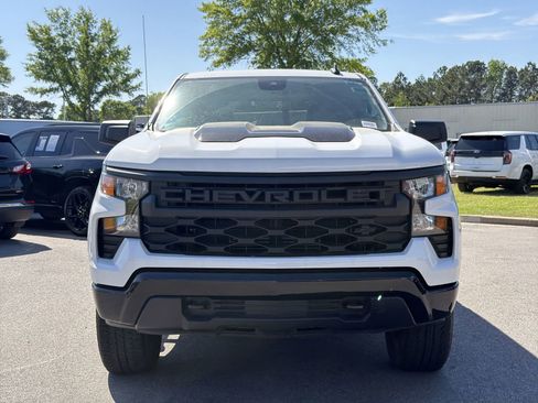 Used 2024 Chevrolet Silverado 1500 Custom Trail Boss w/ Turbomax Blackout Package image 3