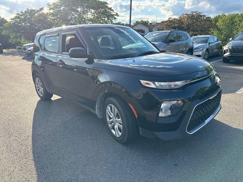 Used 2020 Kia Soul LX FWD image 1
