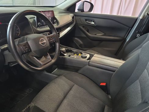 Used 2025 Nissan Rogue SV AWD/4WD image 14