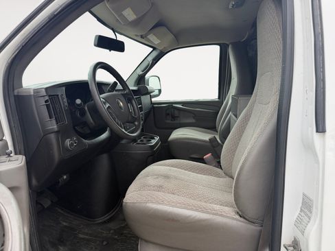 Used 2014 Chevrolet Express 2500 w/ Express Access Plus Package RWD image 9