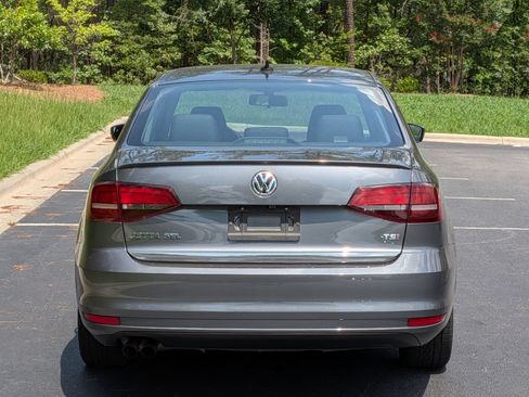 Used 2018 Volkswagen Jetta SEL FWD image 23