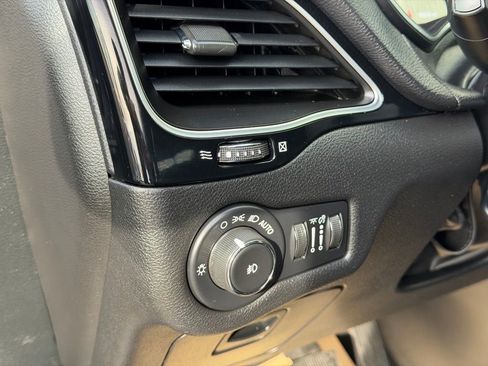 Used 2020 Jeep Cherokee Latitude Plus image 20