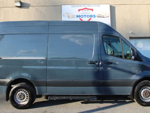 Used 2019 Mercedes-Benz Sprinter 144 image 4