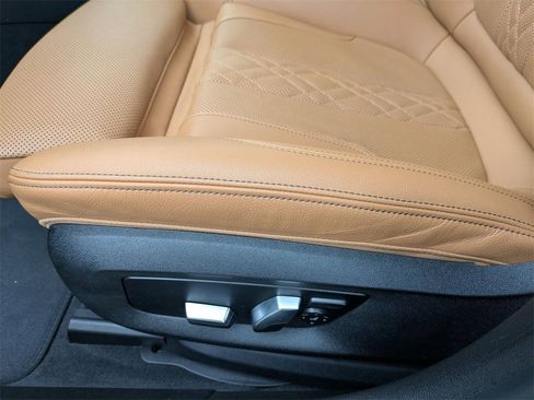 Used 2022 BMW 540i xDrive w/ Convenience Package image 14