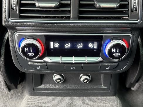 Used 2018 Audi Q7 3.0T Prestige w/ Prestige Package image 16