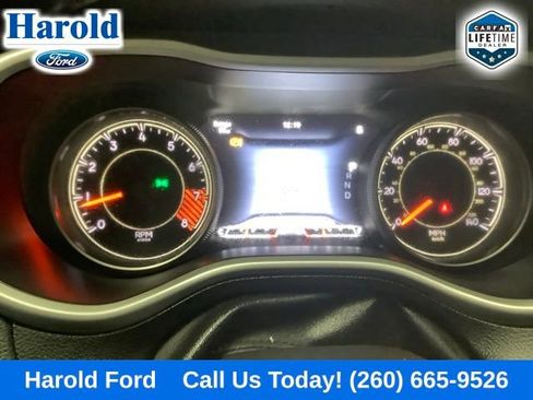 Used 2014 Jeep Cherokee Trailhawk w/ Comfort/Convenience Group image 15