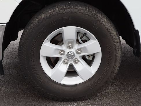 Used 2022 RAM 1500 Classic SLT w/ Electronics Group AWD/4WD image 28