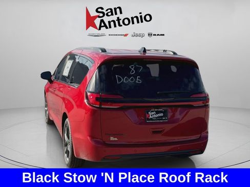 New 2026 Chrysler Pacifica Select w/ S Appearance Package FWD image 12