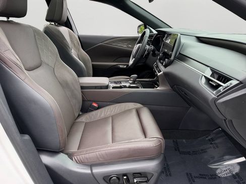 Certified 2025 Lexus RX 350 w/ Convenience Package AWD/4WD image 9