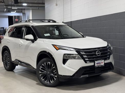 New 2026 Nissan Rogue Platinum w/ Platinum Premium Package image 2