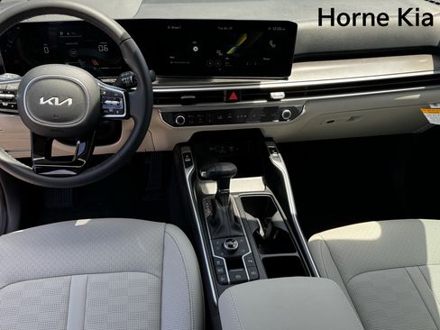 New 2025 Kia Sorento S image 13