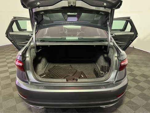 Used 2021 Volkswagen Jetta R-Line w/ R-Line Cold Weather Package image 26