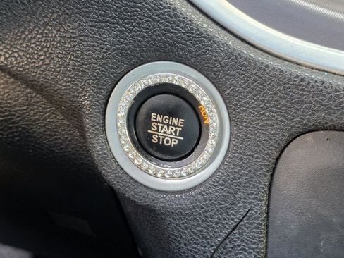 Used 2019 Dodge Charger SXT image 16