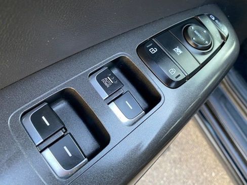 Used 2022 Kia Sportage Nightfall Edition FWD image 15