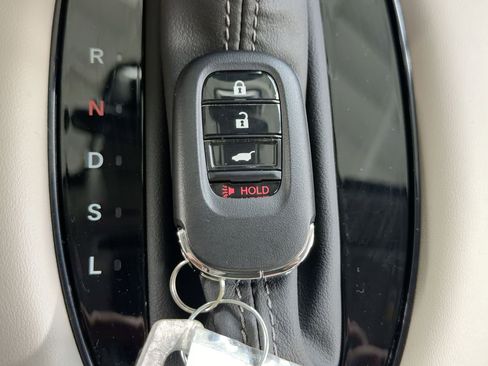 Certified 2025 Honda HR-V LX image 22