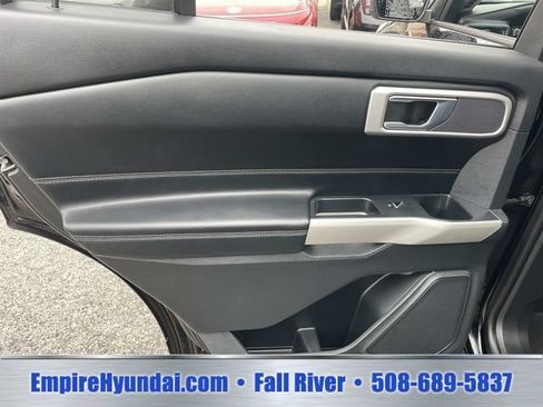 Used 2020 Ford Explorer XLT w/ Equipment Group 202A AWD/4WD image 17
