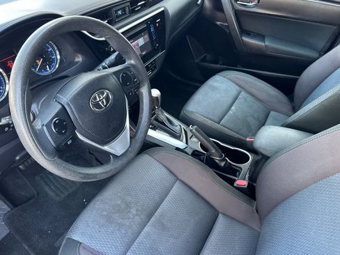 Used 2017 Toyota Corolla LE image 12