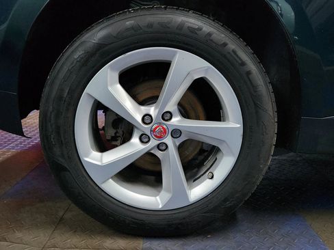 Used 2017 Jaguar F-PACE Premium image 77