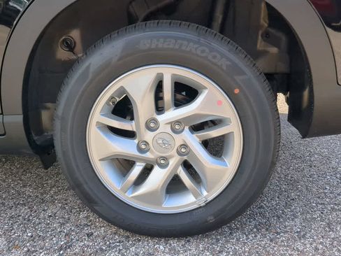 New 2026 Hyundai Venue SE FWD image 14