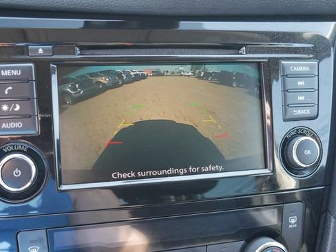 Used 2020 Nissan Rogue SV FWD image 3
