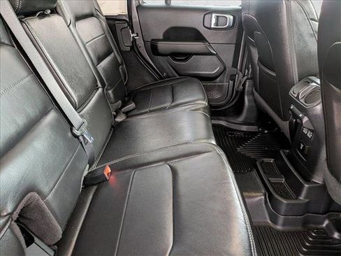 Used 2021 Jeep Wrangler Unlimited Sahara w/ Uconnect 4C Nav & Sound Group AWD/4WD image 19